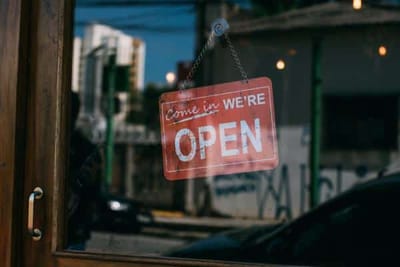 Dans quel cas un employeur peut-il imposer le travail le dimanche ?
