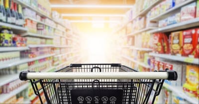 Rayon de supermarché en grande distribution