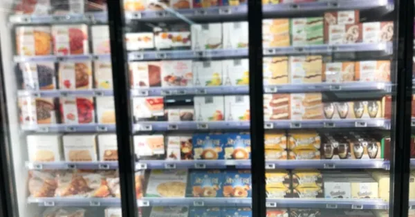 « Entre la météo et les retraits on s'adapte » : mauvais temps pour les glaces cet été dans les rayons