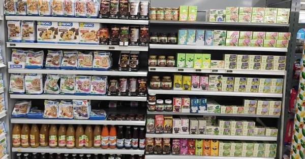 Face à la baisse des ventes des produits bio, les magasins n'ont pas d'autre choix que de s'adapter