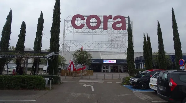En difficulté, l’enseigne Cora prévoit de supprimer plus de 1000 emplois dans les prochains mois